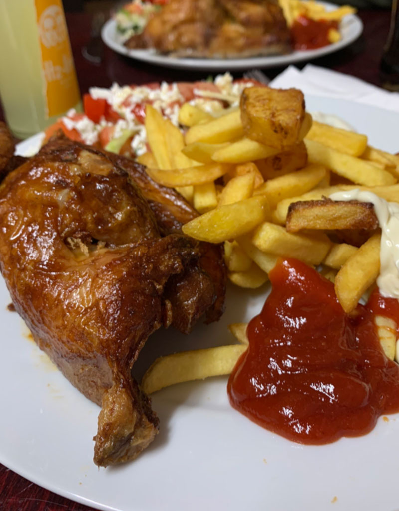 Halbes Hähnchen mit Pommes oder ein After-Hour-Döner? Gibt es alles im Kebaphaus Ilayda