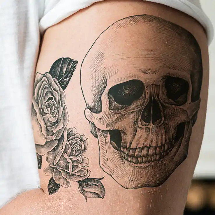 Kleines Totenkopf Tattoo
