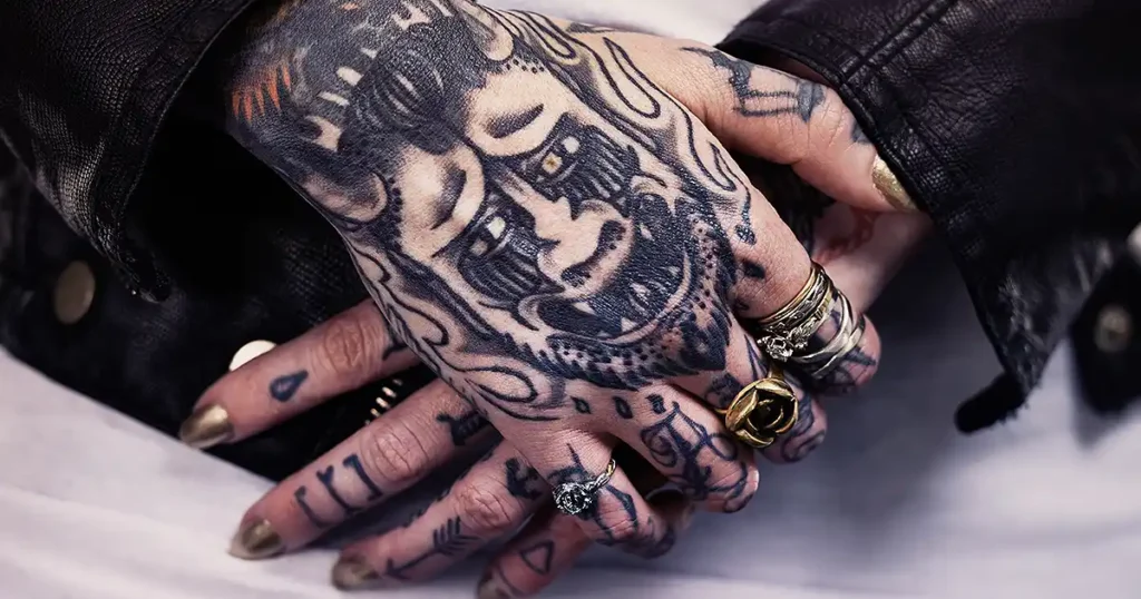 Hand Tattoo in mehreren Sitzungen - Kosten?